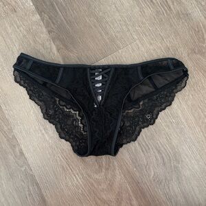 NWOT Victoria’s Secret Dream Angels Black Lace Cheekini, Size Small